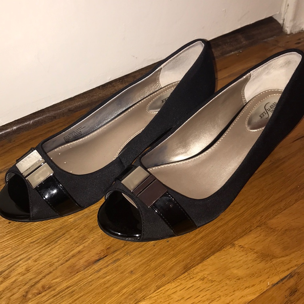 Alfani open toed wedge shoe